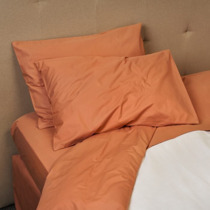 sabanas-300-hilos-ocre-2-52c77568-82c8-40f9-8051-339b3064f492