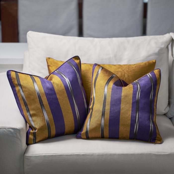 cojin-seda-estampada-4-sale-50422583-1941-4ba6-a216-5a710041bb61