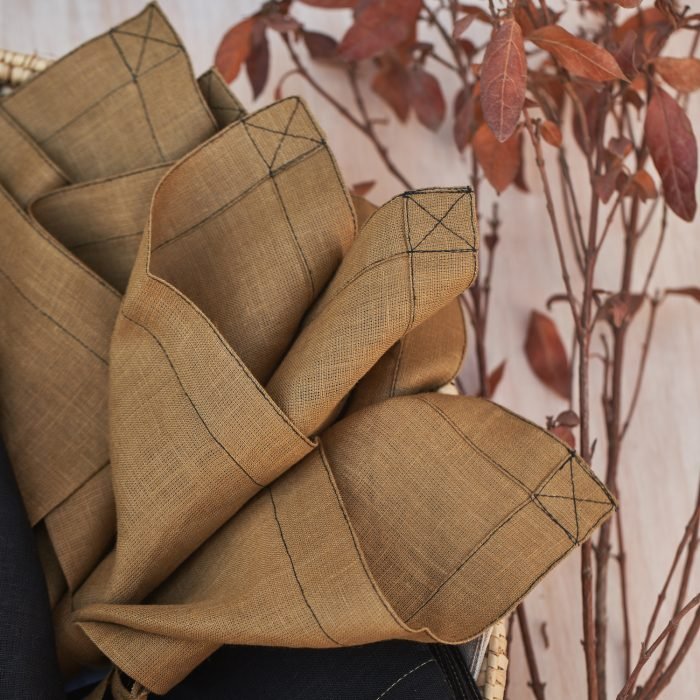 set-servilletas-lino-otonal-detalle-2-7a7808be-dae4-4e39-ba03-fc773d3c1b57