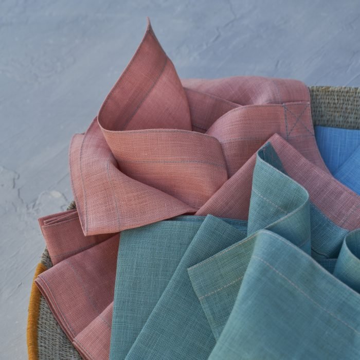 set-servilletas-lino-primaveral-detalle-2-0d6e5e7e-35a3-4545-9374-b97e07a9ef79