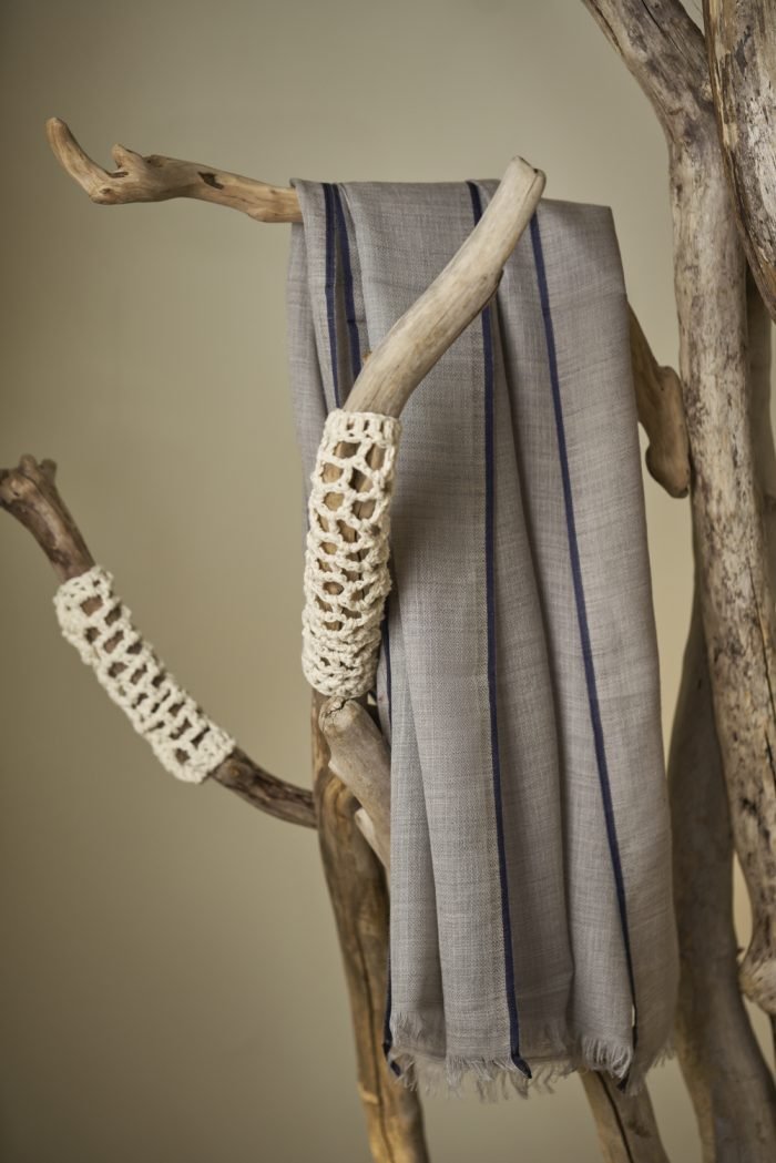 chale-baby-merino-borde-azul-0188ab20-f75e-44a5-9bb0-2f3782ba5e92